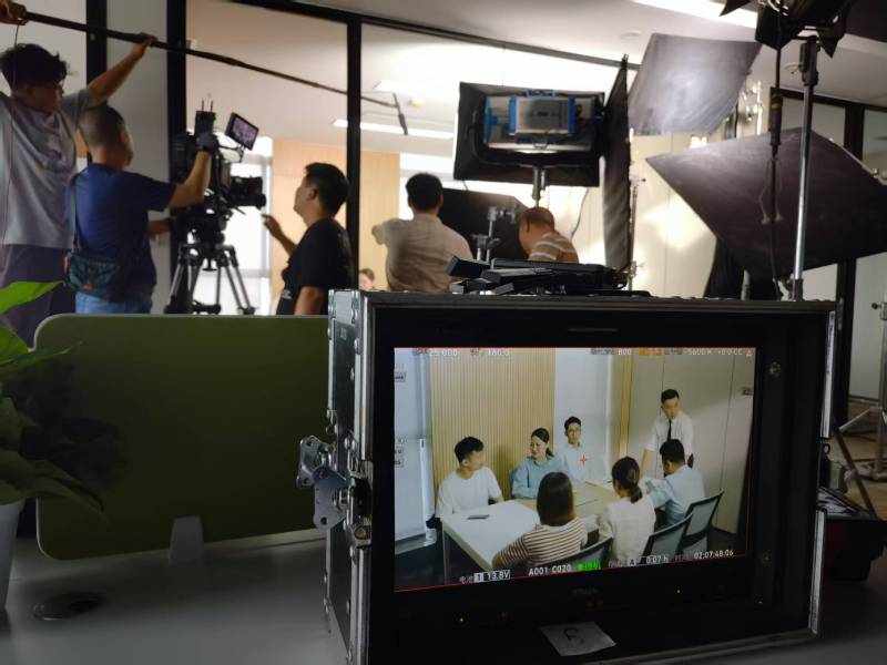 肇州县TVC拍摄公司：科技产品视觉化大师，诠释未来感与功能美学